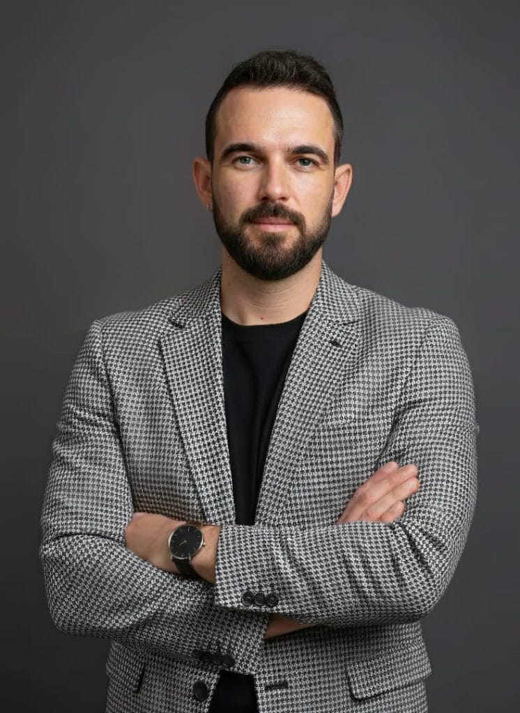 Konstantinos Tselias PDip CBT, HPD, mental health counselor 1 Konstantinos Tselias, PDip CBT, HPD (Counselling & Psychology) Master Mariner (Class A) Mental Health Counsellor